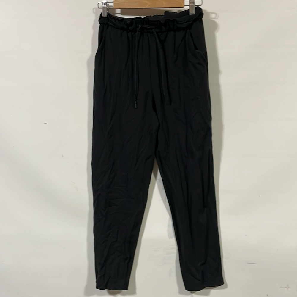 Lululemon women’s athletic sweatpants